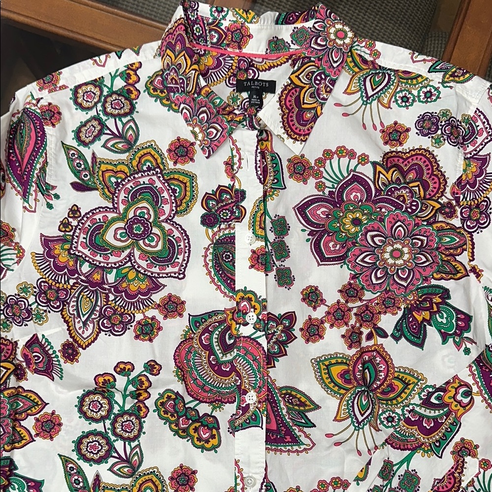 Talbot’s 100% cotton Colorful Paisley Button-Up Shirt